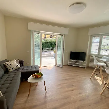 Golfo Borromeo 4 Apartamento *