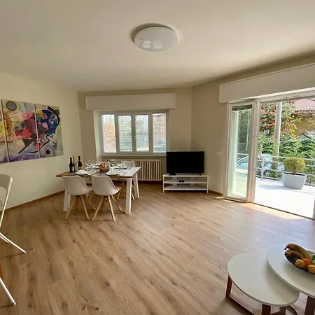 Golfo Borromeo 4 公寓 巴韦诺