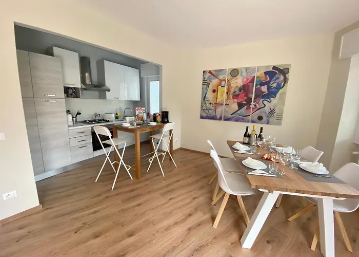 Golfo Borromeo 4 公寓