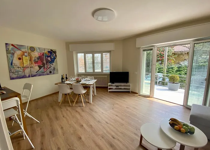 Golfo Borromeo 4 公寓 巴韦诺